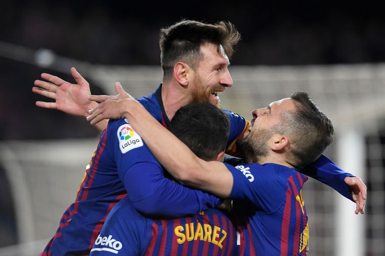 Lionel Messi celebra junto a Jordi Alba, uno de sus principale socios y amigos del Barcelona. Foto: Noticias Argentinas