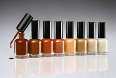 El tono terracota se impone como protagonista en la transición de verano a otoño. Foto: Shutterstock