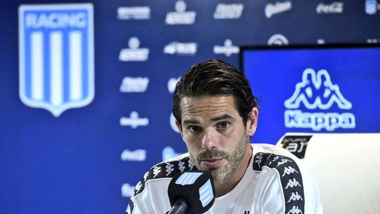 Gago se quejó del campo de juego tras la derrota de Racing ante Godoy Cruz.