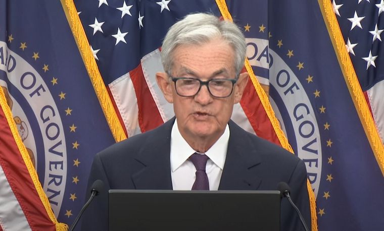 El presidente de la Reserva Federal, Jerome Powell, resistió durante meses las presiones de la Casa Blanca para bajar la tasa de interés y finalmente la entidad decidió avanzar con la medida.
