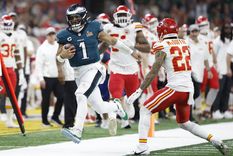 Jalen Hurts, el MVP del Super Bowl es la nueva bestia negra de Mahomes. Foto: EFE