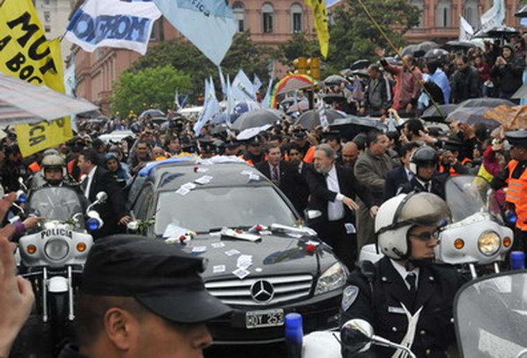 La policía no pudo con el asedio popular. Foto: Pachy Reynoso/Enviado especial