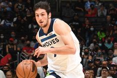 El argentino estuvo menos de tres minutos en cancha. Foto: NBA Latam