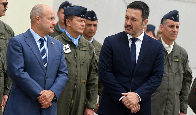 luis petri con stewart wheeler embajador de canada