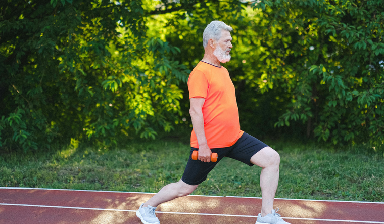 Uno de los problemas más comunes en los adultos mayores es la pérdida de equilibrio.