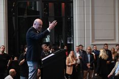 El ministro de Desregulación y Transformación del Estado, Federico Sturzenegger, explicó los cambios en la reglamentación de Argentores, la asociación que representa y gestiona los derechos económicos de los autores literarios, dramatúrgicos, cinematográficos, entre otros. Foto: Oficial