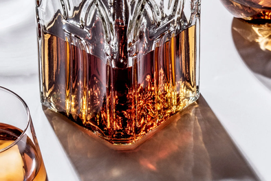 MDZol | La mezcla de whisky y soda es la combinación perfecta cuando se quiere disfrutar de algo rico y fresco. Foto: GQ - https://www.gq.com.mx/estilo-de-vida/articulo/como-reconocer-y-tomar-buen-whisky