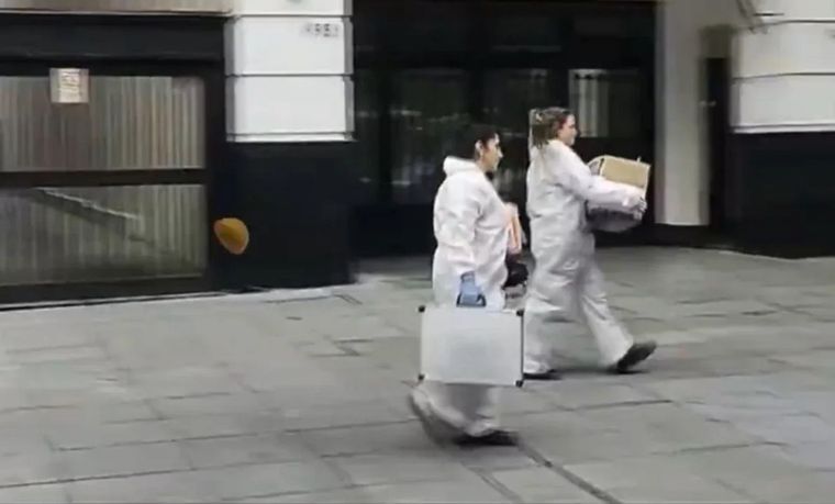 La Policía Científica trabajó en el lugar donde fue asesinado el joven de la comunidad gitana Foto: NA