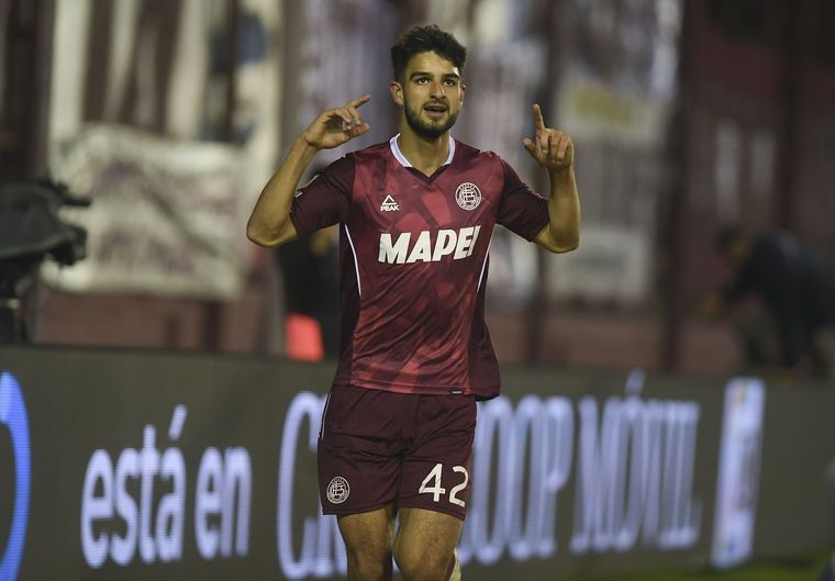 José López festeja su gol. Foto: Télam