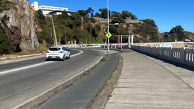 El auto en el que huyeron los delincuentes El auto en el que huyeron los delincuentes