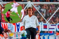 Insúa opinó sobre la polémica jugada y dijo que la pelota pegó en el muslo. Foto: archivo Insúa opinó sobre la polémica jugada y dijo que la pelota pegó en el muslo. Foto: archivo