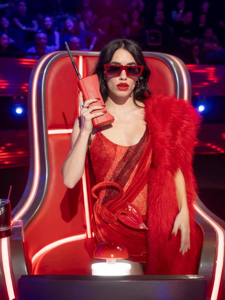 El llamativo look de Lali.