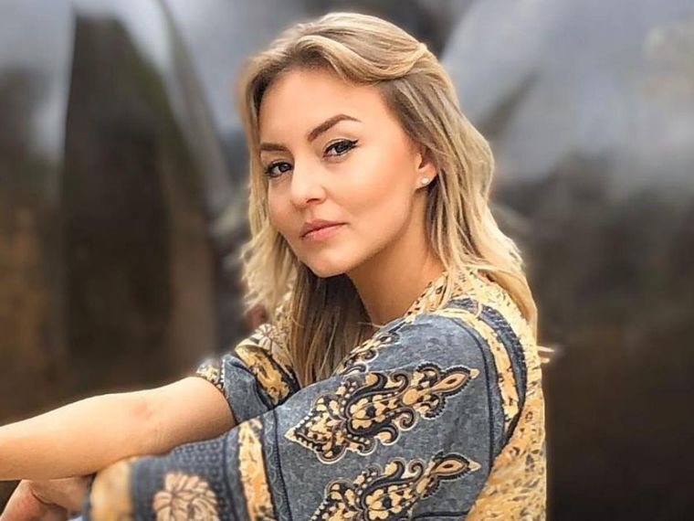 Angelique Boyer cautivó con su belleza natural.