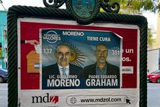 Los carteles de MDZ fueron vandalizados por la fuerza política que lidera Guillermo Moreno bajo el frente Principios y Valores Foto: MDZ