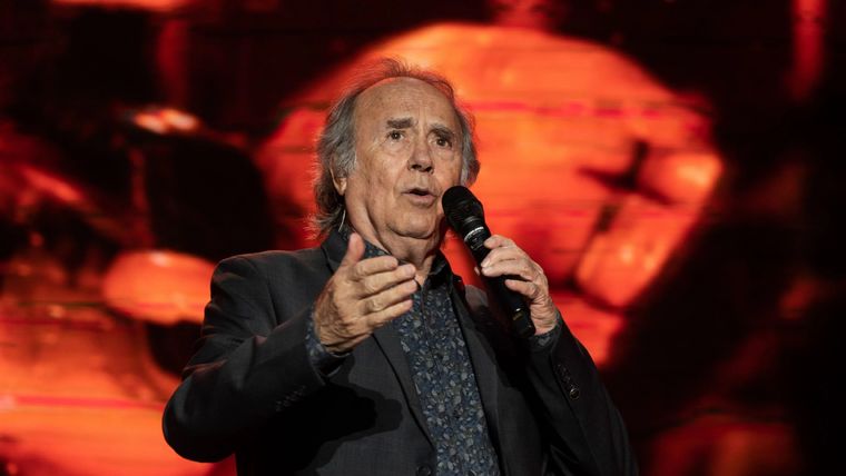 Joan Manuel Serrat tiene una voz inconfundible y sus letras llegan al corazón