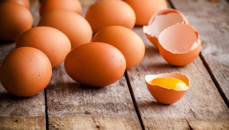 Cómo se realiza el ritual del huevo para alejar la envidia (Shutterstock).