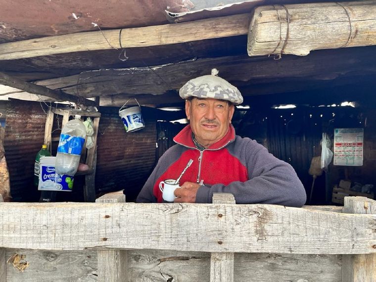Desde muy chico Pepe se dedica a la cría de cabras. Foto: Andrea Ginestar