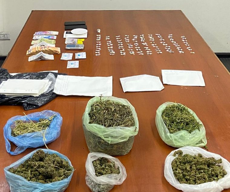 Hubo cuatro personas detenidas y se incautó droga y dinero en efectivo en Godoy Cruz Foto: Ministerio de Seguridad de Mendoza