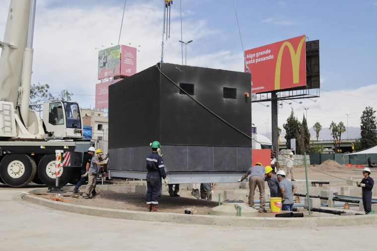 El local de MC Donalds se monta con módulos en la Terminal de Mendoza. Foto: Gentileza