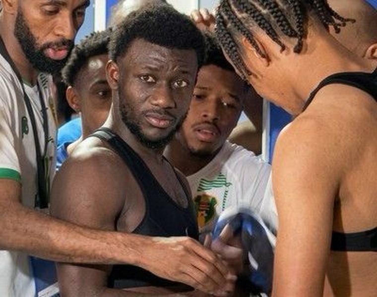 El plantel de Mauritania no quería quedarse sin su camiseta albiceleste tras el histórico partido en la Bombonera.