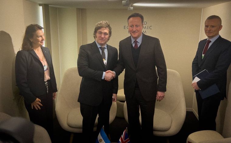 El canciller David Cameron junto al presidente, Javier Milei Foto: X de Oficina del Presidente