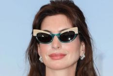 Anne Hathaway se propone fascinarnos con sus looks callejeros en el Festival de Cannes Foto: Instagram