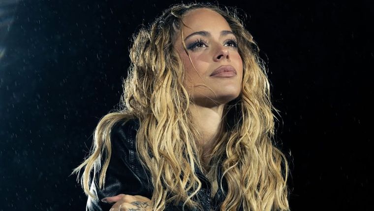 La cantante habría apartado a su padre de la gestión comercial tras graves sospechas.