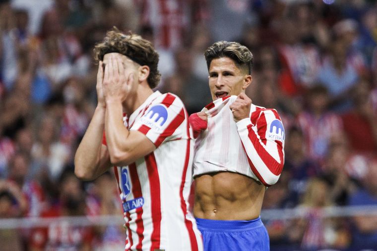 Julián Álvarez, Giuliano Simeone y Nahuel Molina quedaron desafectados para el amistoso frente a Angola. Julián Álvarez, Giuliano Simeone y Nahuel Molina quedaron desafectados para el amistoso frente a Angola.