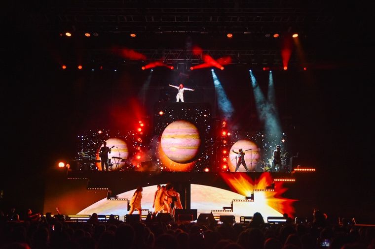 Fabiana Cantilo se presentó en el mítico Luna Park. Foto: Gentileza Vicky Roa Prensa. PH: @agustinaribo