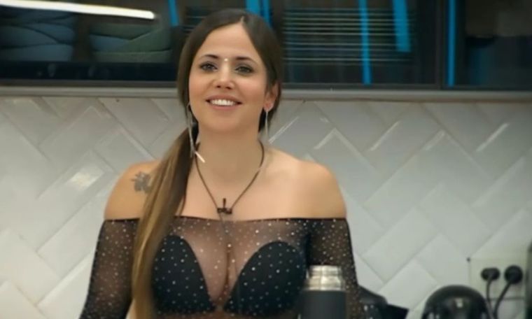 Romina Uhrig se sometió a una cirugía abdominal antes de entrar a la casa de Gran Hermano La ex diputada cursó tres embarazos Foto: Captura de TV