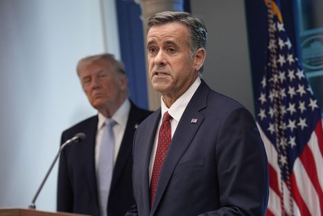 John Ratcliffe voló a La Habana este jueves para reunirse con autoridades cubanas. John Ratcliffe voló a La Habana este jueves para reunirse con autoridades cubanas.