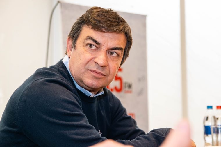 Omar De Marchi en MDZ Radio 105.5 FM Foto: Santiago Tagua/MDZ