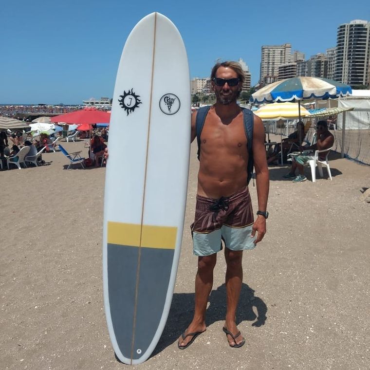 Mariano Charlier combina fútbol y playa, sus dos pasiones. Mariano Charlier combina fútbol y playa, sus dos pasiones.