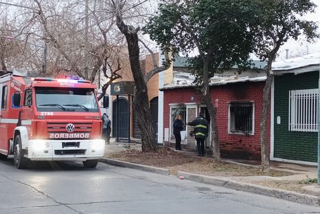 godoy cruz: se incendio una casa y un hombre murio al intentar escapar godoy cruz: se incendio una casa y un hombre murio al intentar escapar