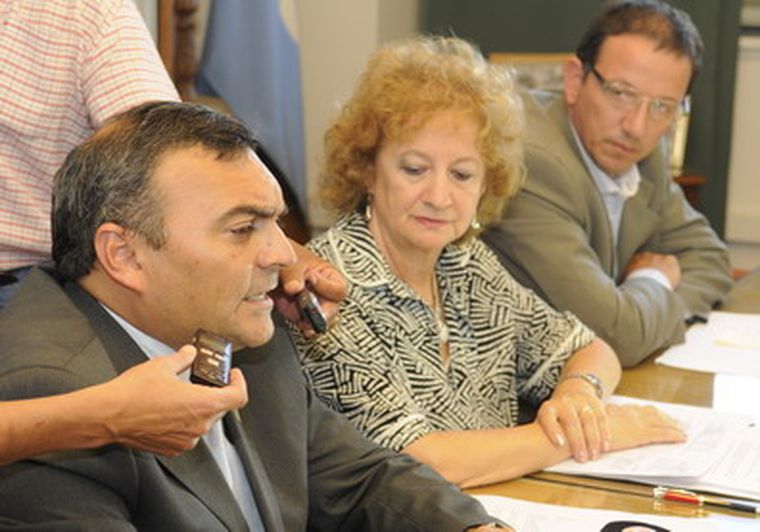La propuesta fue oficializada hoy y los docentes deberán analizarla y responder la semana próxima. Foto: Alf Ponce / MDZ