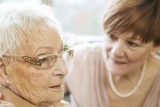 Las mujeres son más vulnerables a sufrir infartos cerebrales -porque viven más- con consecuencias para la memoria y procesos cognitivos. Foto: GETTY IMAGES