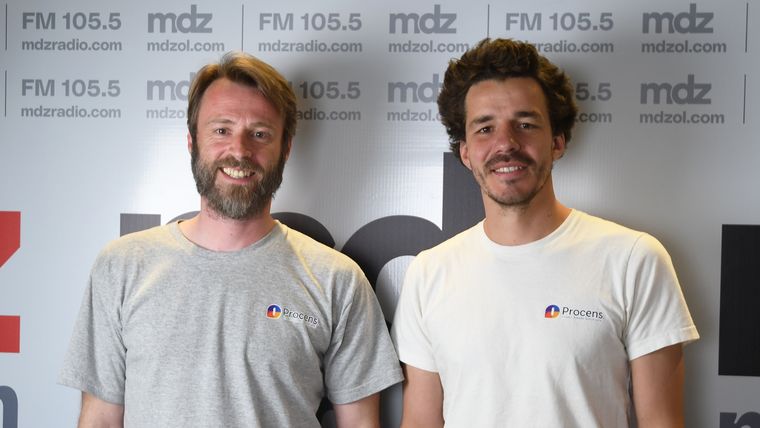 Julien y Francois son los cofundadores de las primera fábrica de insectos en el país Foto: Rodrigo DAngelo / MDZ