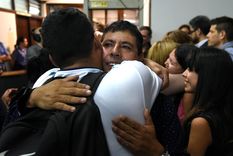 Familiares de las víctimas del Próvolo El júbilo de las víctimas de los delitos sexuales fue celebrado junto con los familiares. Foto: Luis Alberto Reynoso