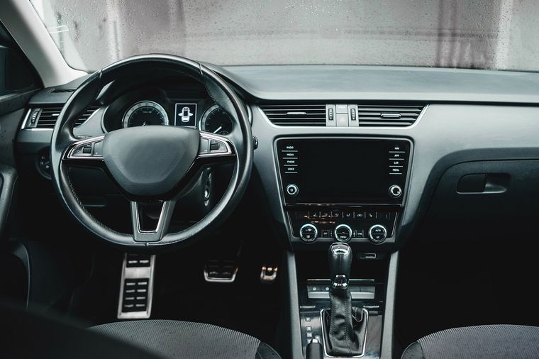 Con este tip de limpieza el panel del automóvil quedará como nuevo en minutos Foto: Shutterstock