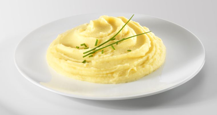 El puré de papa es un acompañamiento ideal para milanesas, albóndigas de carne o chorizos a la pomarola. El puré de papa es un acompañamiento ideal para milanesas, albóndigas de carne o chorizos a la pomarola. 