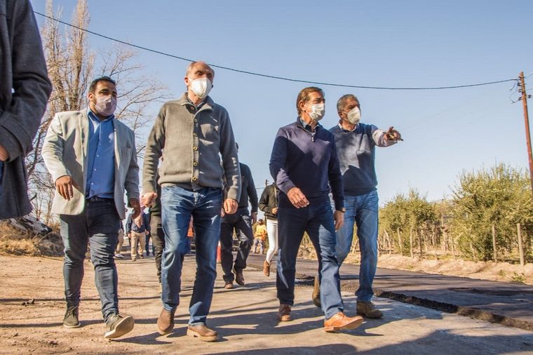 Raúl Rufeil, intendente del departamento, junto al gobernador de Mendoza, Rodolfo Suarez Foto: Prensa San Martín