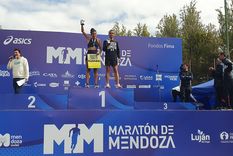 Becerra y Lucero, los ganadores de 42 k Foto: Javier Pringles - Info Running