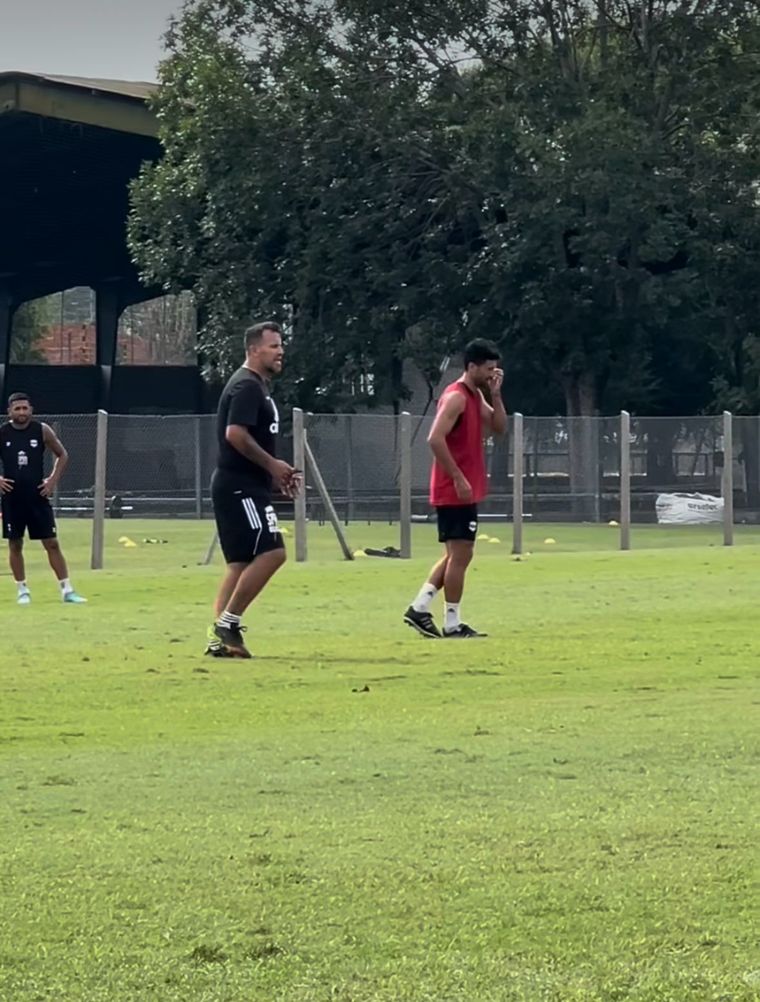 Fabianni en un entrenamiento con Riestra. Foto: Prensa Riestra