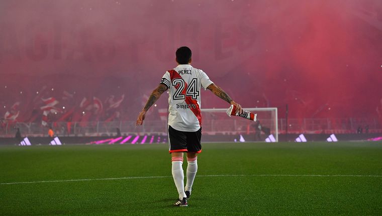 Enzo Pérez les hizo saber a su círculo íntimo que desea volver a River. ¿Habrá gestión del club? Foto: NA