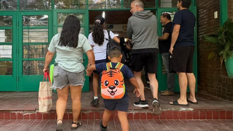 Desde la DGE aclararon que habrá clases normales este viernes