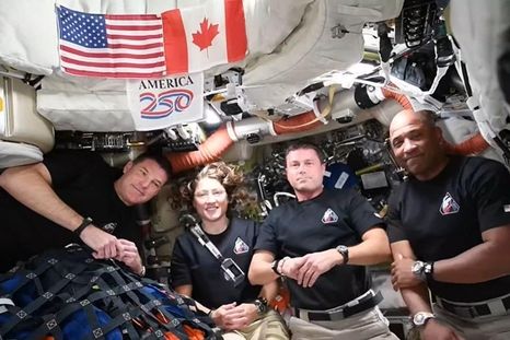 La tripulación de la misión Artemis II habló desde el espacio con los medios de comunicación, sus familias e incluso con el presidente Donald Trump. La tripulación de la misión Artemis II habló desde el espacio con los medios de comunicación, sus familias e incluso con el presidente Donald Trump.