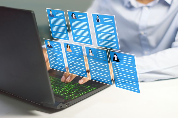 La automatización del envío de currículum saturó el sistema y generó una gran simulación.