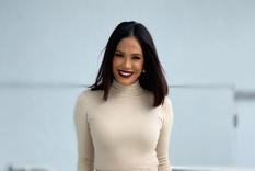 Karla Martínez sabe cómo lucir sofisticada, elegante y cómoda a la vez. Foto: instagram: karlamartineztv