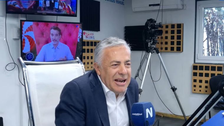 Alfredo Cornejo estuvo presente en el pase. Alfredo Cornejo estuvo presente en el pase.