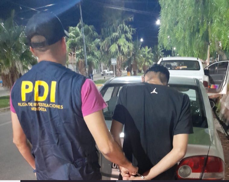 El joven tras su detención.